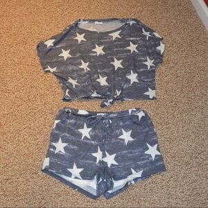 Le Lis Gray Star Two Piece Set